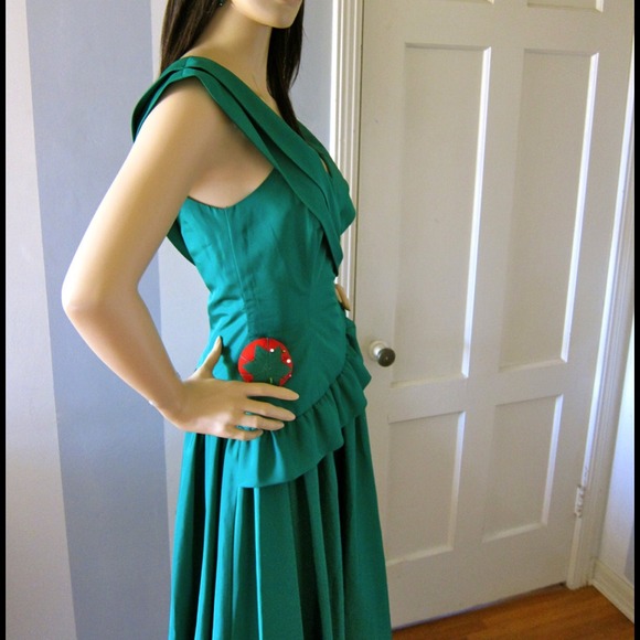 Vintage green Taffeta peplum dress. - Picture 4 of 4