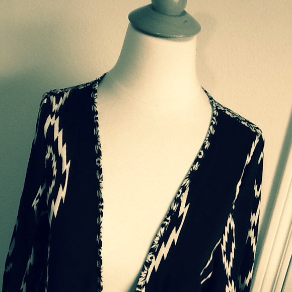 ** SOLD ** FALL TREND Gatsby Glam Kimono + Fringe - Picture 2 of 4