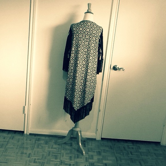 ** SOLD ** FALL TREND Gatsby Glam Kimono + Fringe - Picture 4 of 4