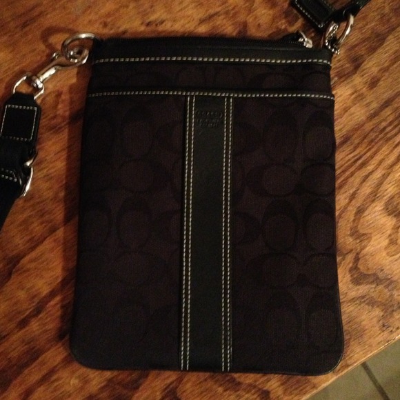 💯Authentic Coach Cross Body - Picture 2 of 4