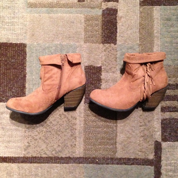 💛Camel Fringe Ankle Boot