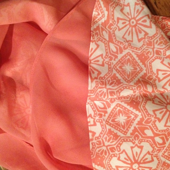 ***$10*** Apt 9 Silk Sexy Top Large - Picture 4 of 4