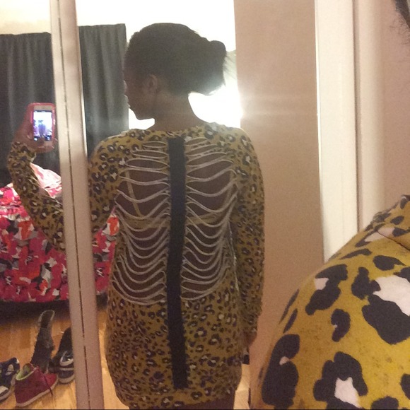 Yellow leopard print sweater - Picture 3 of 3