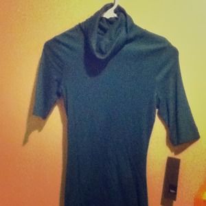 xs peacock colored turtle neck brand new with tag