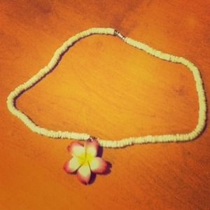 Clay Hawaiian flower necklace