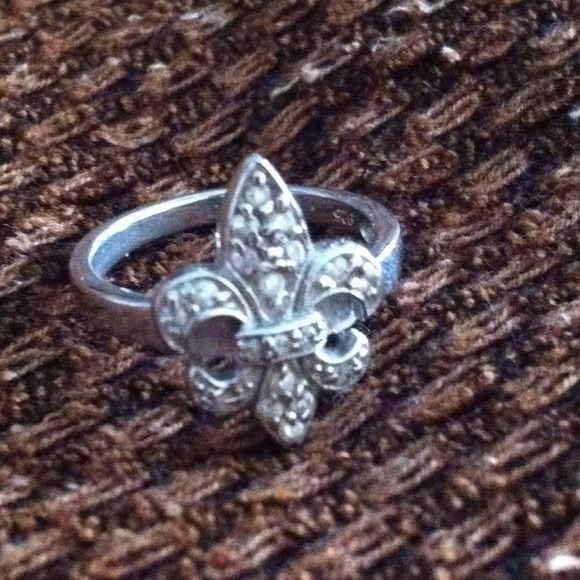 Fleur de Lis Ring