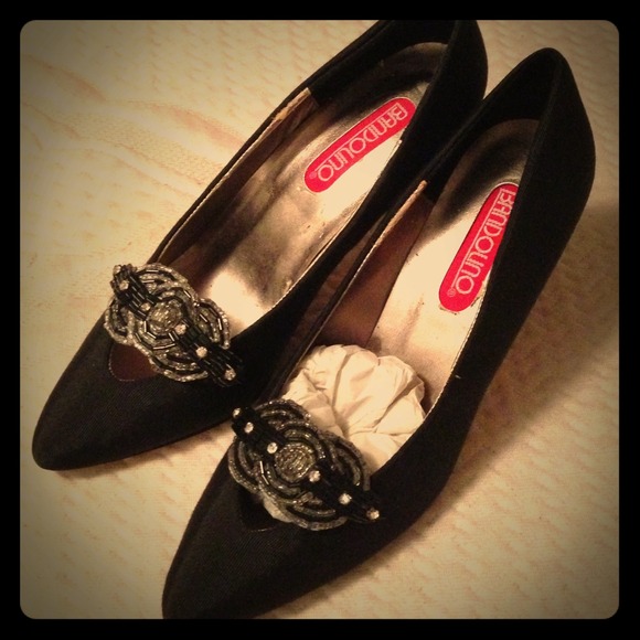 Bandolino heels size 7 never worn!