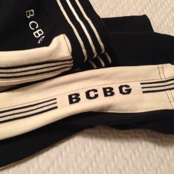 BCBG sweat suit with short sleeve top size XL - Picture 2 of 4