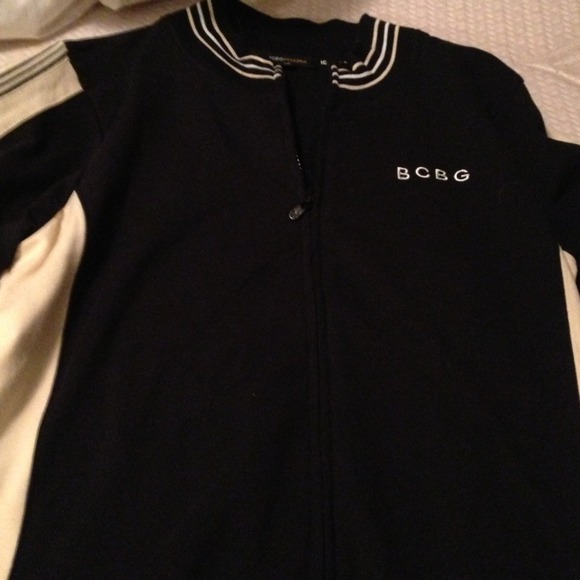 BCBG sweat suit with short sleeve top size XL - Picture 3 of 4