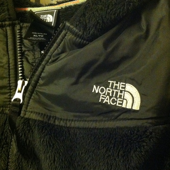 North Face Girls' Oso Hoodie - Picture 4 of 4