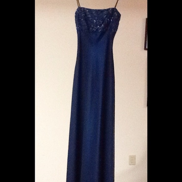 Formal Dress - Picture 2 of 4