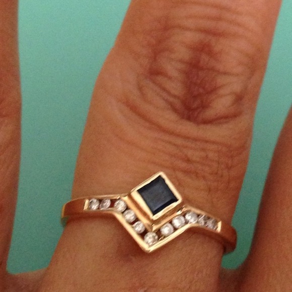 14k gold sapphire and diamond ring