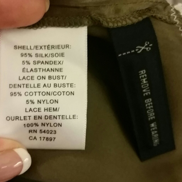So sweet, Banana Republic silk tank - Picture 4 of 4