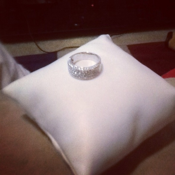 14k white gold diamonds ring ☺