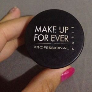 HD makeup forever microfinish powder