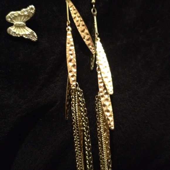 LONG GOLD FEATHERED DANGLE EARRINGS