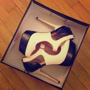 Sole Society Arianna Mary Jane Pump.