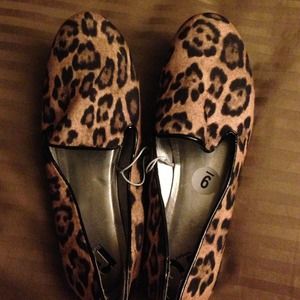 ✳️REDUCED from $25✳️ Report leopard  shoes size 9