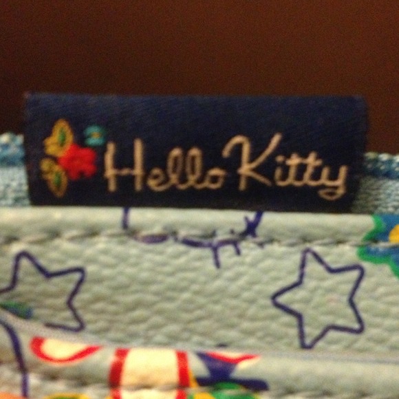 Hello Kitty Wallet πΊ - Picture 3 of 4