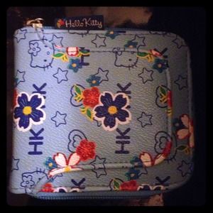 Hello Kitty Wallet 🌺