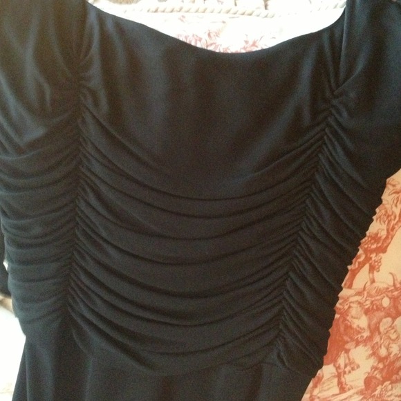 SALE! Armani LBD with beautiful ruched bodice. - Picture 5 of 5