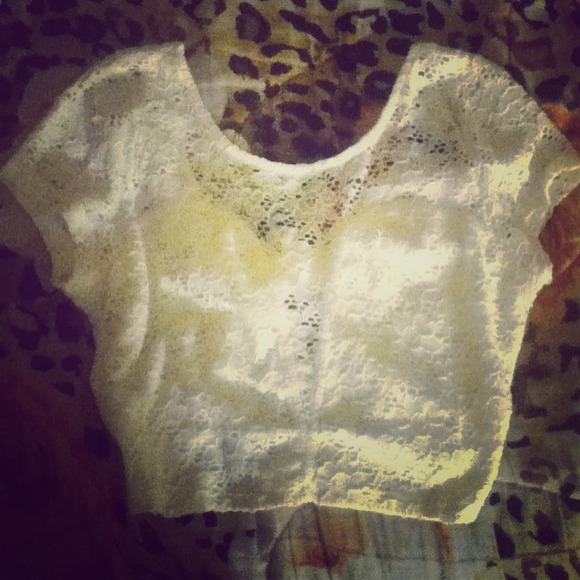 White Lace Crop Top 👚💕