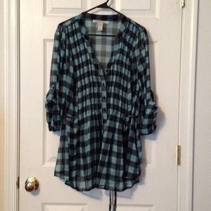 Cute blue and black checkered top