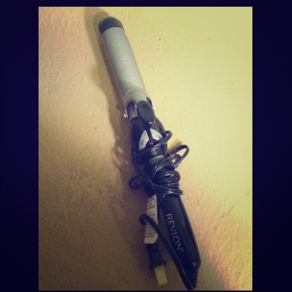 Revlon 1 & 1/2 inch Curling Iron