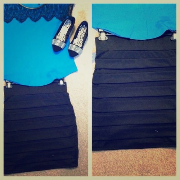 SOLD⚡️BLACK FITTED SKIRT⚡️