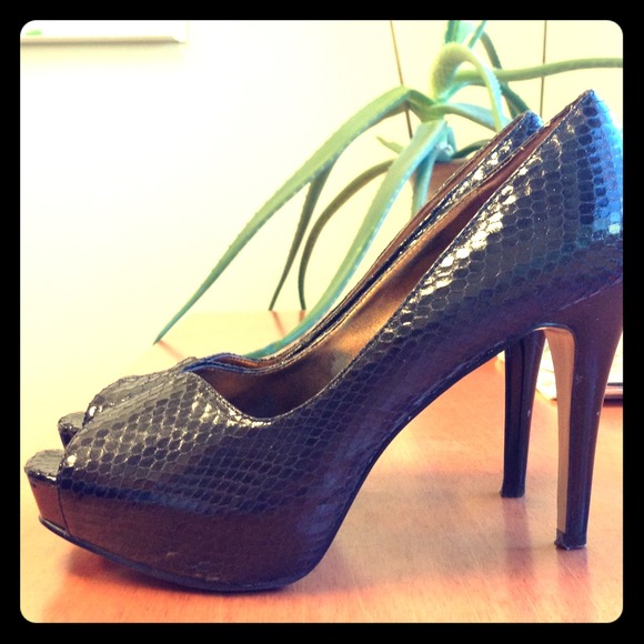 🚫SOLD🚫Nine West peep toe pump
