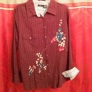 Western style button up shirt with embroidery