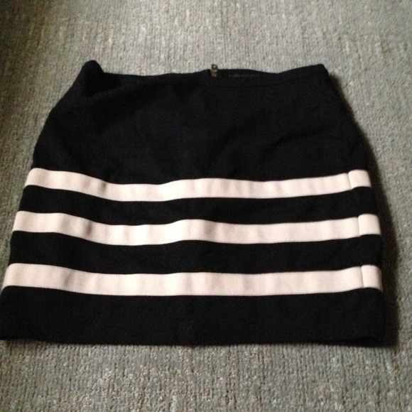 Forever 21 body on skirt