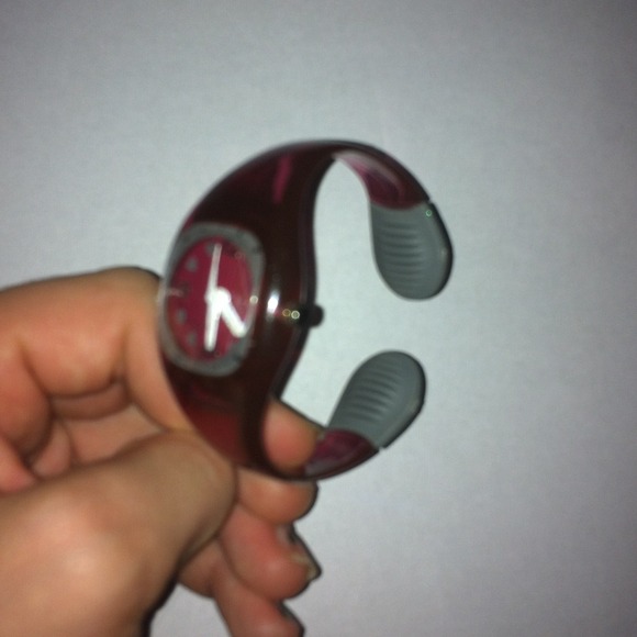 A Maroon red never worn watch with plastic on face - Picture 1 of 1