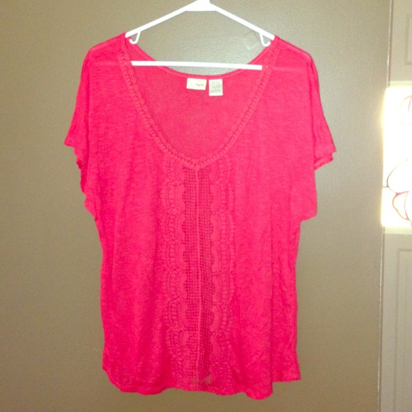 ❌SOLD IN A BUNDLE!❌Coral top!