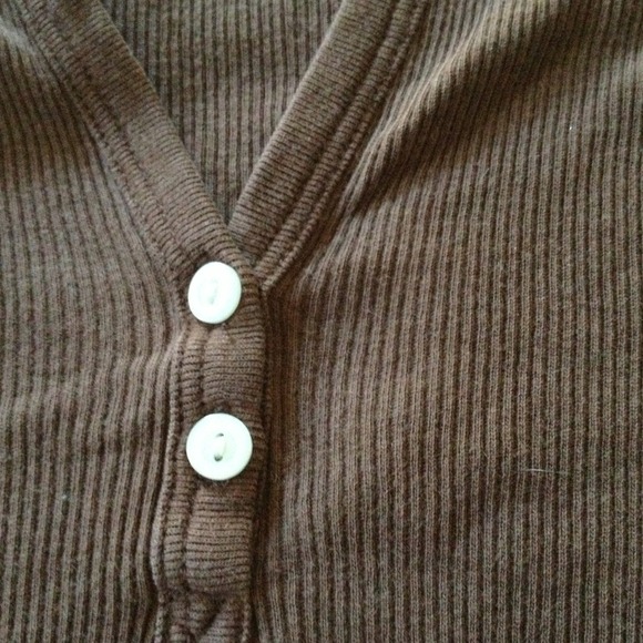 Gap v cut T Shirt - Picture 2 of 2