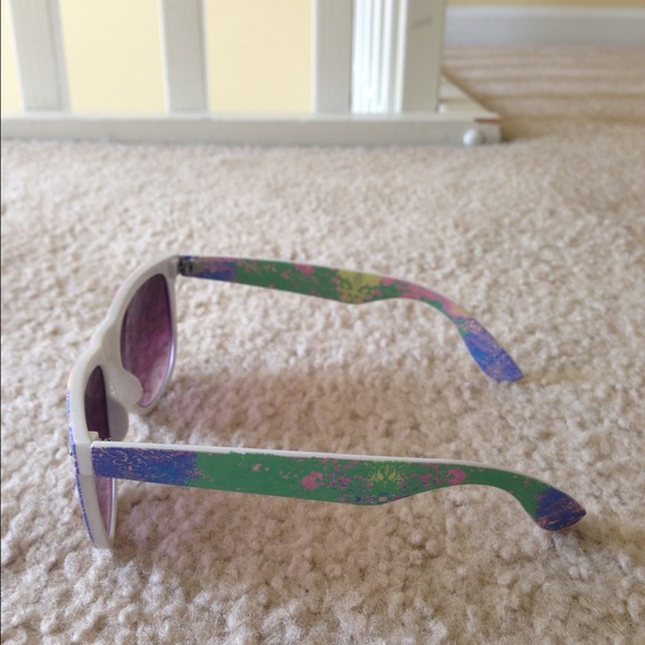 Sunglasses - Picture 2 of 3