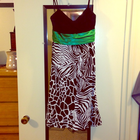 🚨PRICE REDUCED🚨black & white animal print dress