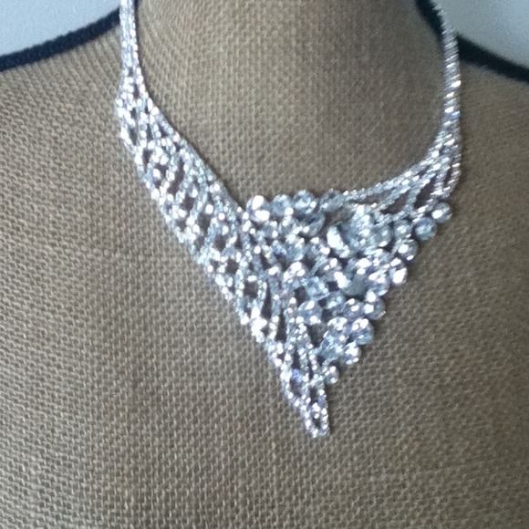 SOLD SOLD Necklace & Earrings - Picture 1 of 2