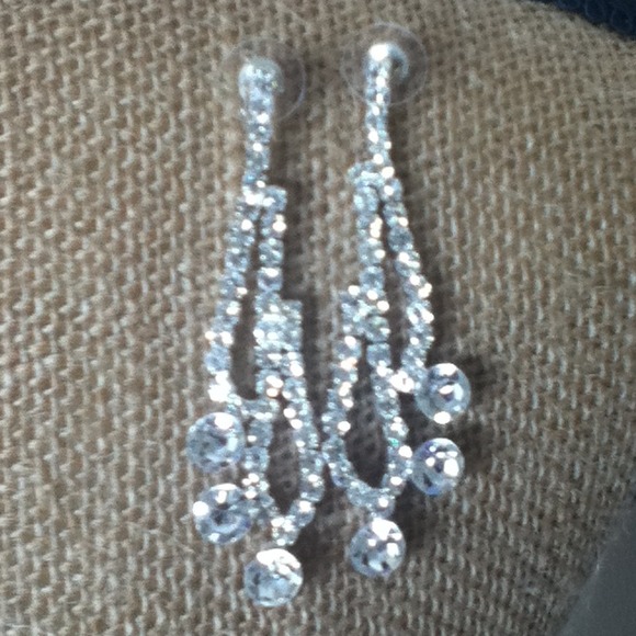 SOLD SOLD Necklace & Earrings - Picture 2 of 2