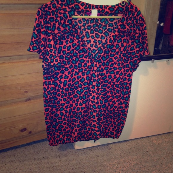 ✳️price drop✳️Orange & turquoise leopard print top
