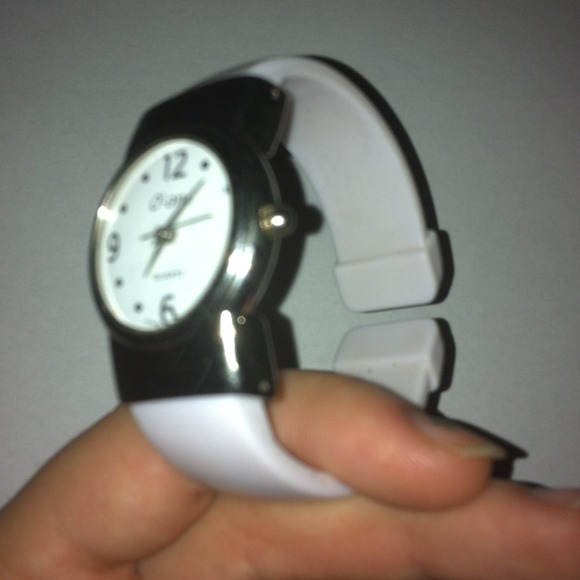 Wrist band watch - Picture 1 of 1