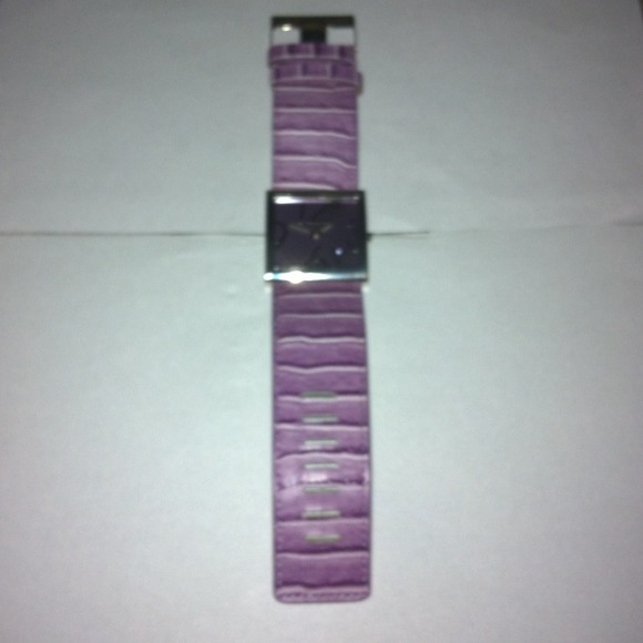 Purple leather watch - Picture 1 of 1