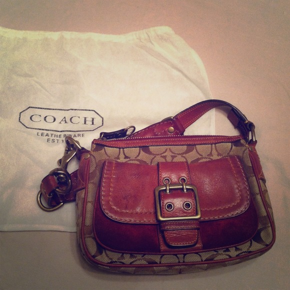 Signature Coach hobo