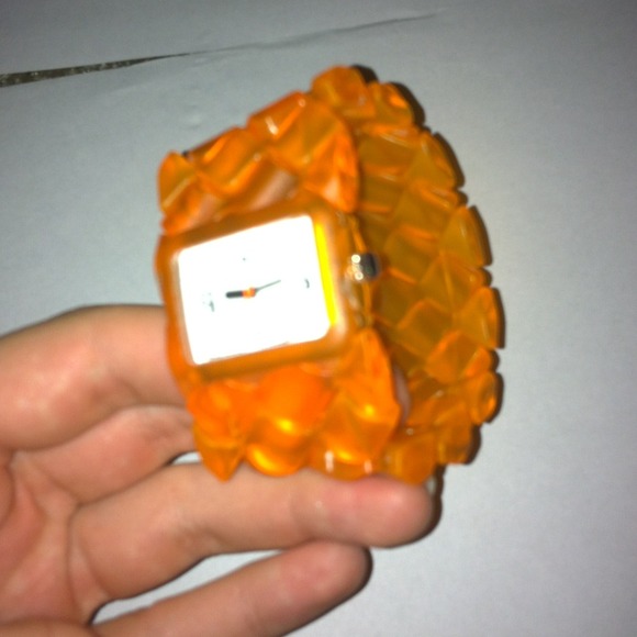 watch comes in 2 colors red or orange - Picture 2 of 2