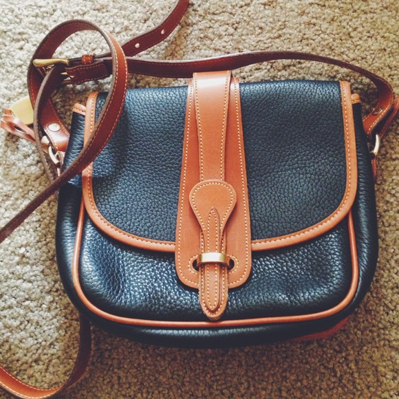 ❌SOLD❌Authentic Vintage Dooney and Bourke