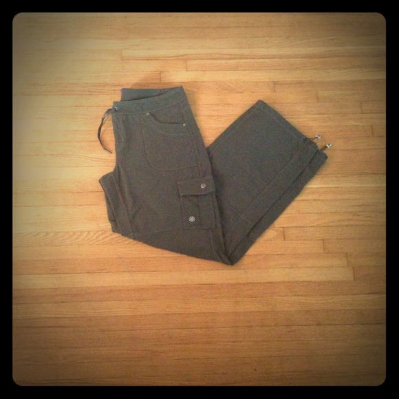 SOLD IN BUNDLE/Athleta Cargo Hiking Pants