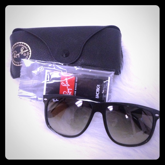 Ray-Ban Other - Worn once Black Rayban Sunglasses