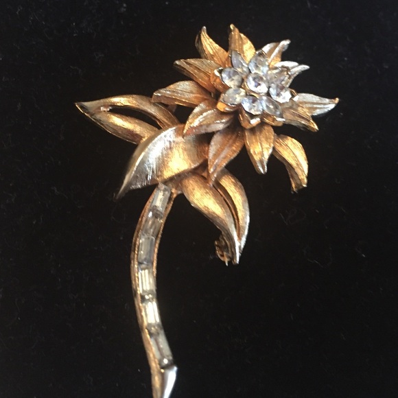 🌷🌷Vintage brooch signed pell🌷
