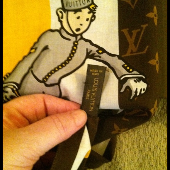 🌞Louis Vuitton Scarf🌞SOLD - Picture 3 of 4