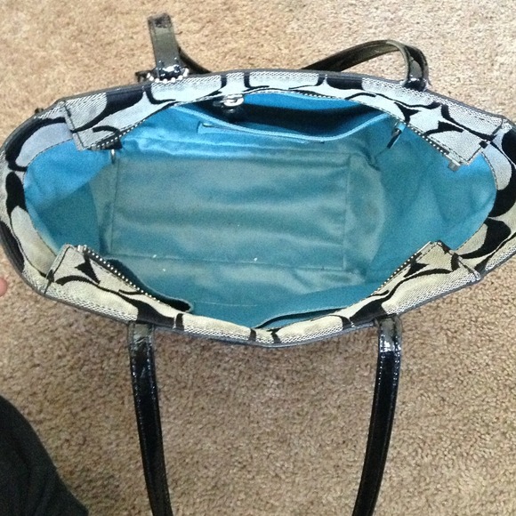 Coach bag ❤️SOLD❤️ - Picture 2 of 4